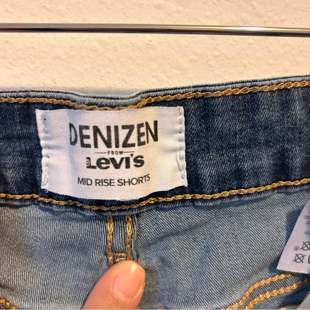 Denizen from Levi's 14 Women's Dark Blue Jean Cuff Shorts - Picture 6 of 7